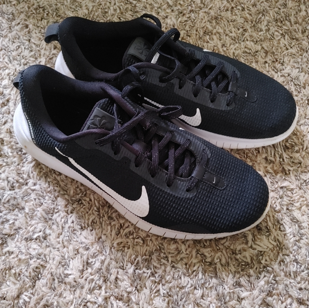 Nike Black and White Sneakers